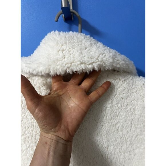 Forever 21 White FAUX FUR Vest W/ Pockets, BOHO, SHERPA, WESTERN, STAGECOACH - S - Picture 4 of 11